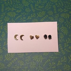 Gold stud earrings